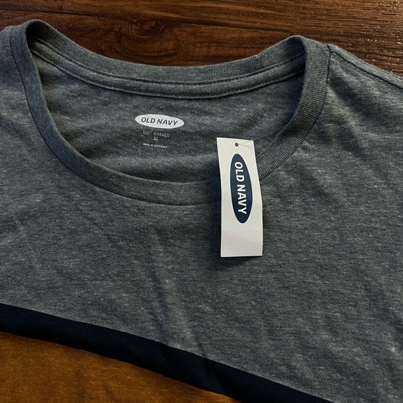 Old Navy Long sleeve  MENS XL - Picture 3 of 4